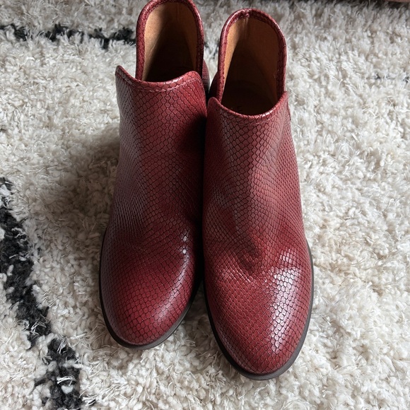 Lucky Brand Beatrix Bootie size 10 - Picture 1 of 6